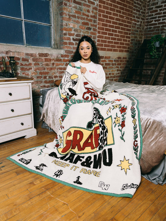 GRAF&WU Giraffe Angel Fleece Throw Blanket