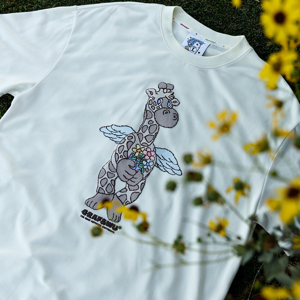 GRAFWU Plush Giraffe Pattern T-Shirts