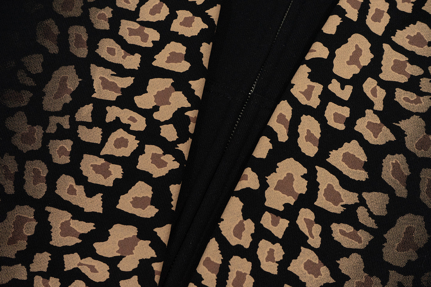 GRAF&WU Gradient Snow Leopard Print Rhinestone Zip-up Hoodie