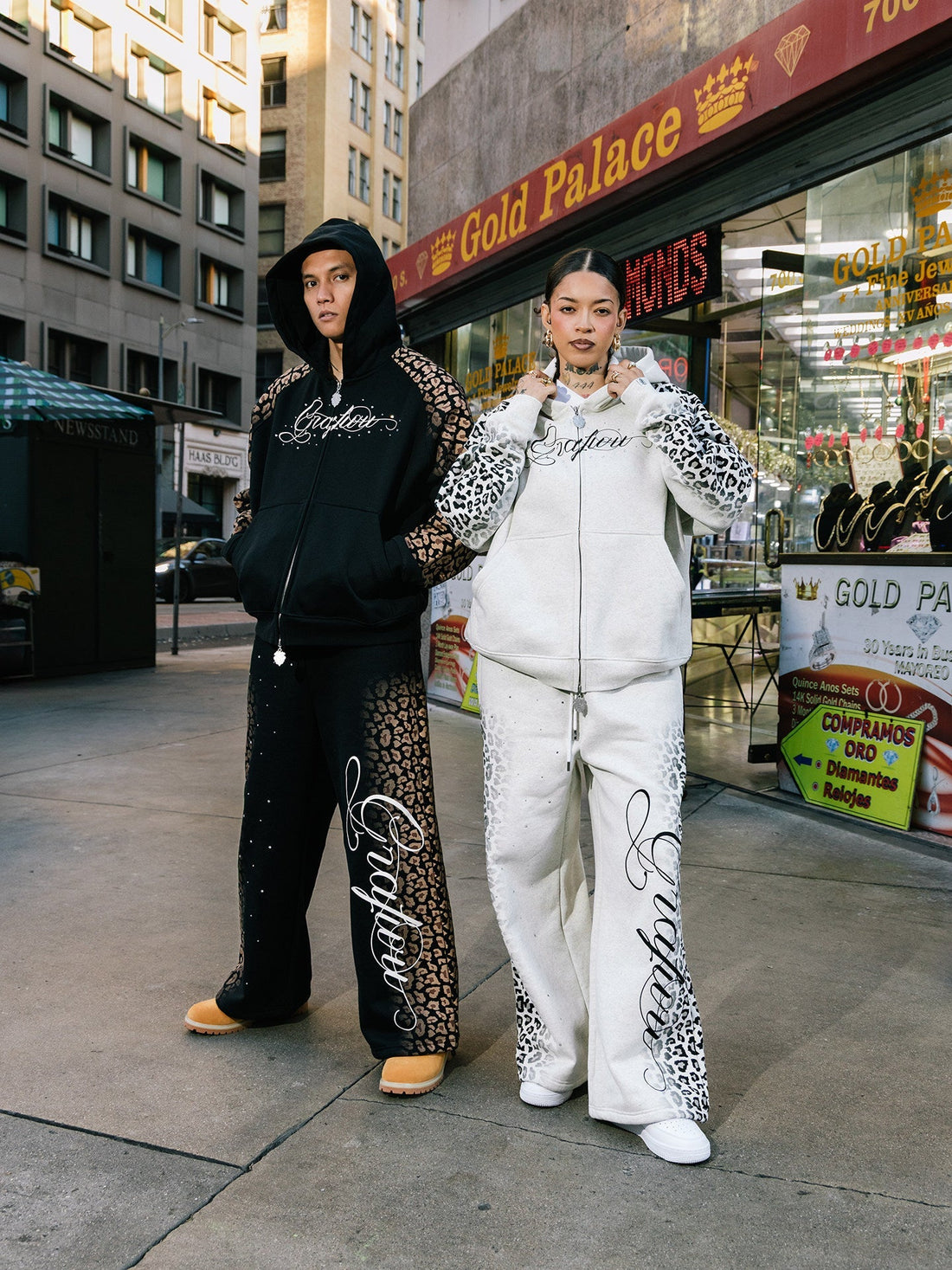 GRAF&WU Snow Leopard Hoodie: Gradient Print & Rhinestone Zip-Up