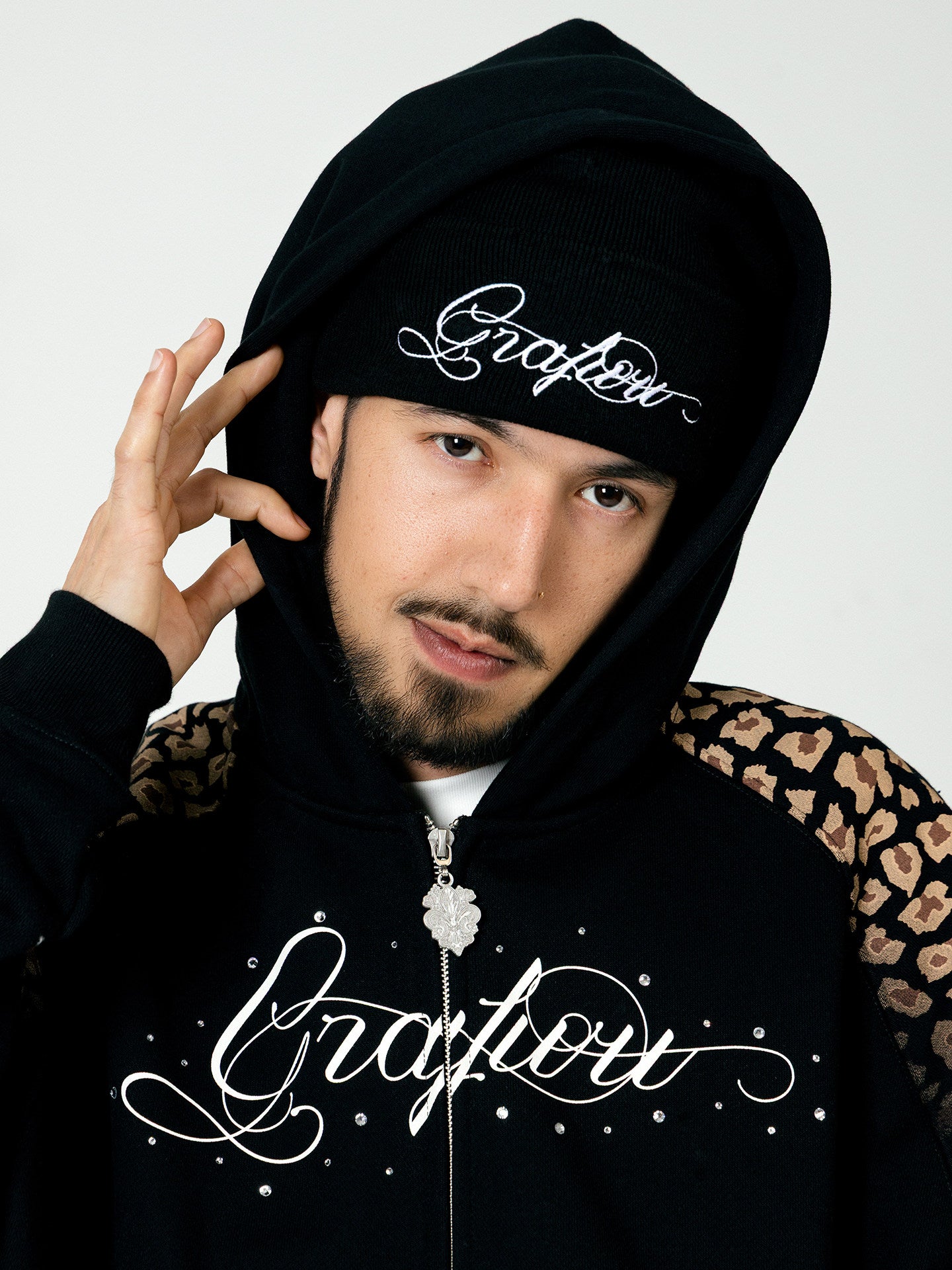 GRAF&WU Artistic Letter Rhinestone Streetwear Wool Knit Beanie