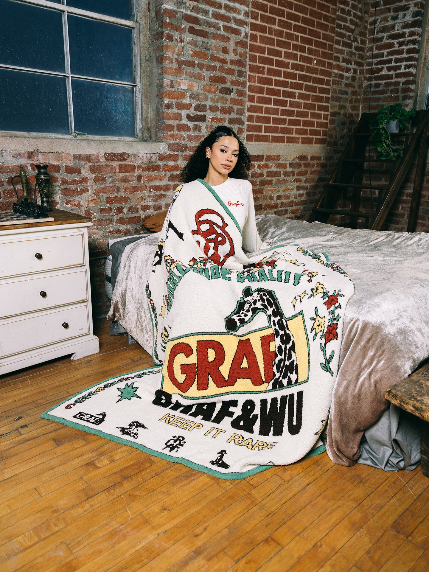 GRAF&WU Giraffe Angel Graphic Design Oversized Plush Throw Blanket | Cozy Sofa Blanket