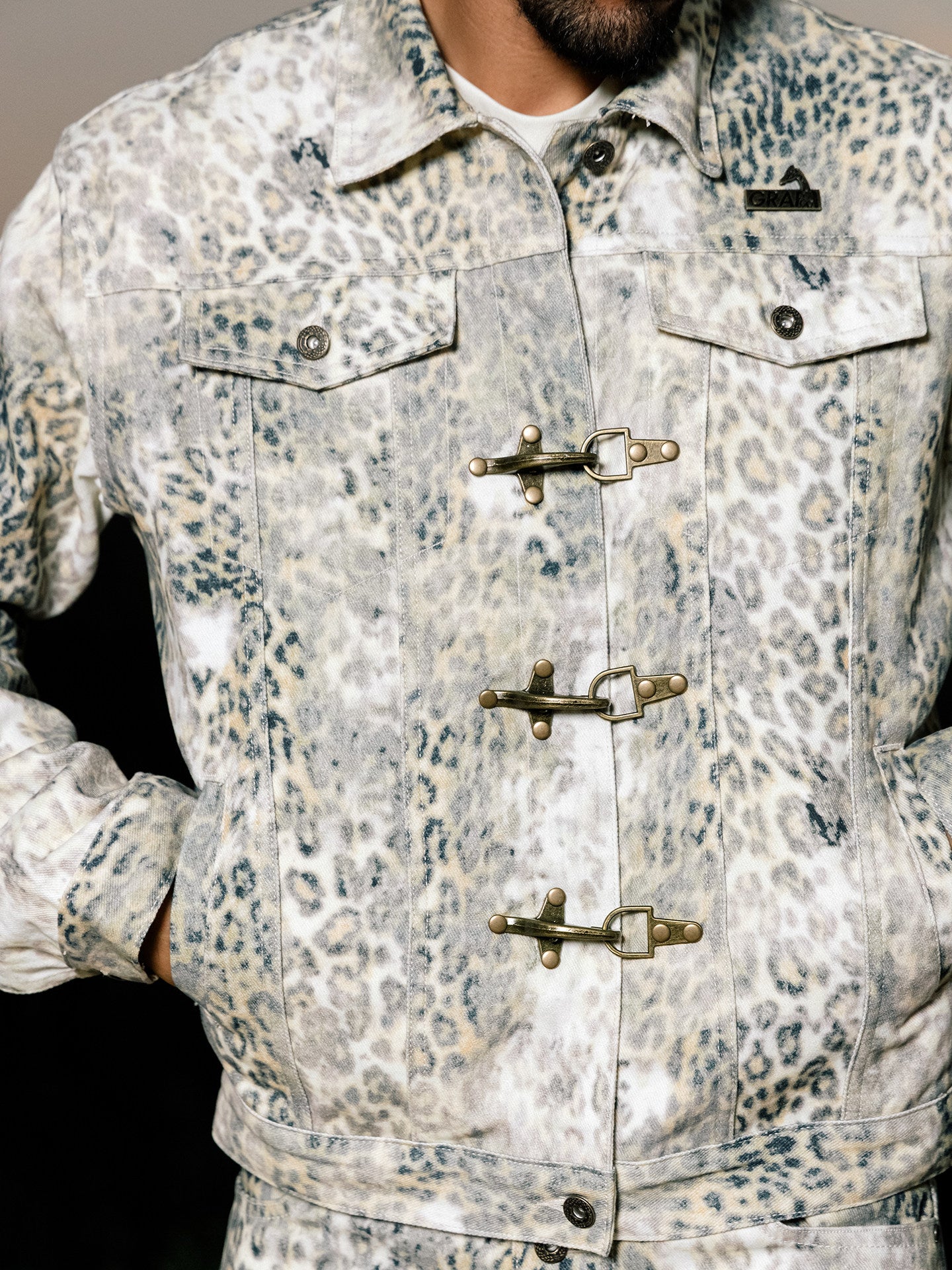 GRAF&WU Snow Leopard Print Fashion Jacket