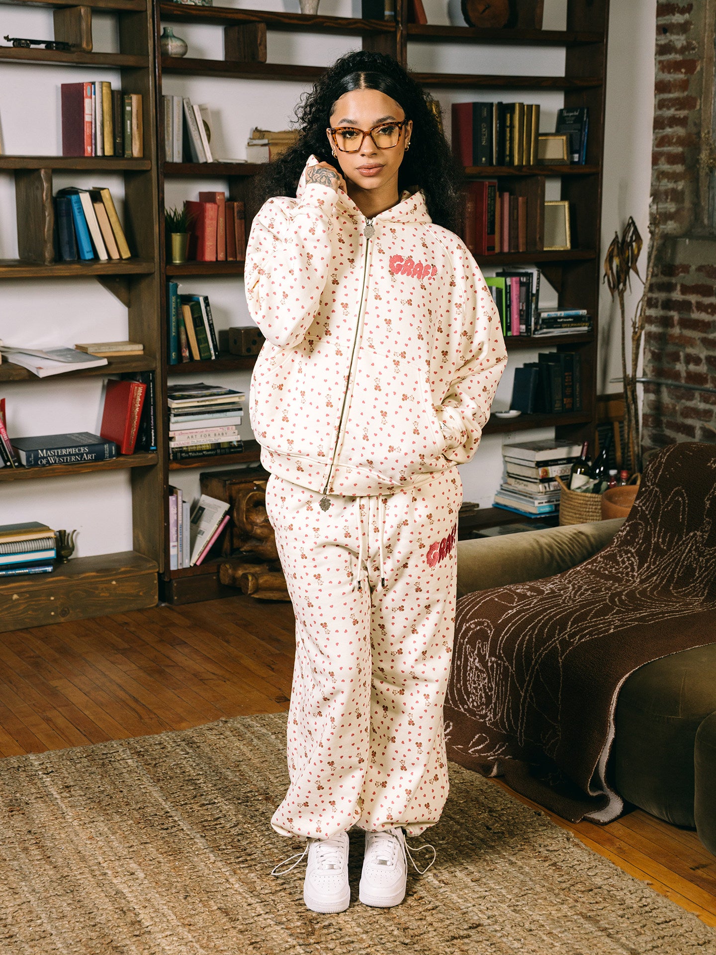 GRAF&WU Lovely Heart Giraffe Cream Fleece Pants