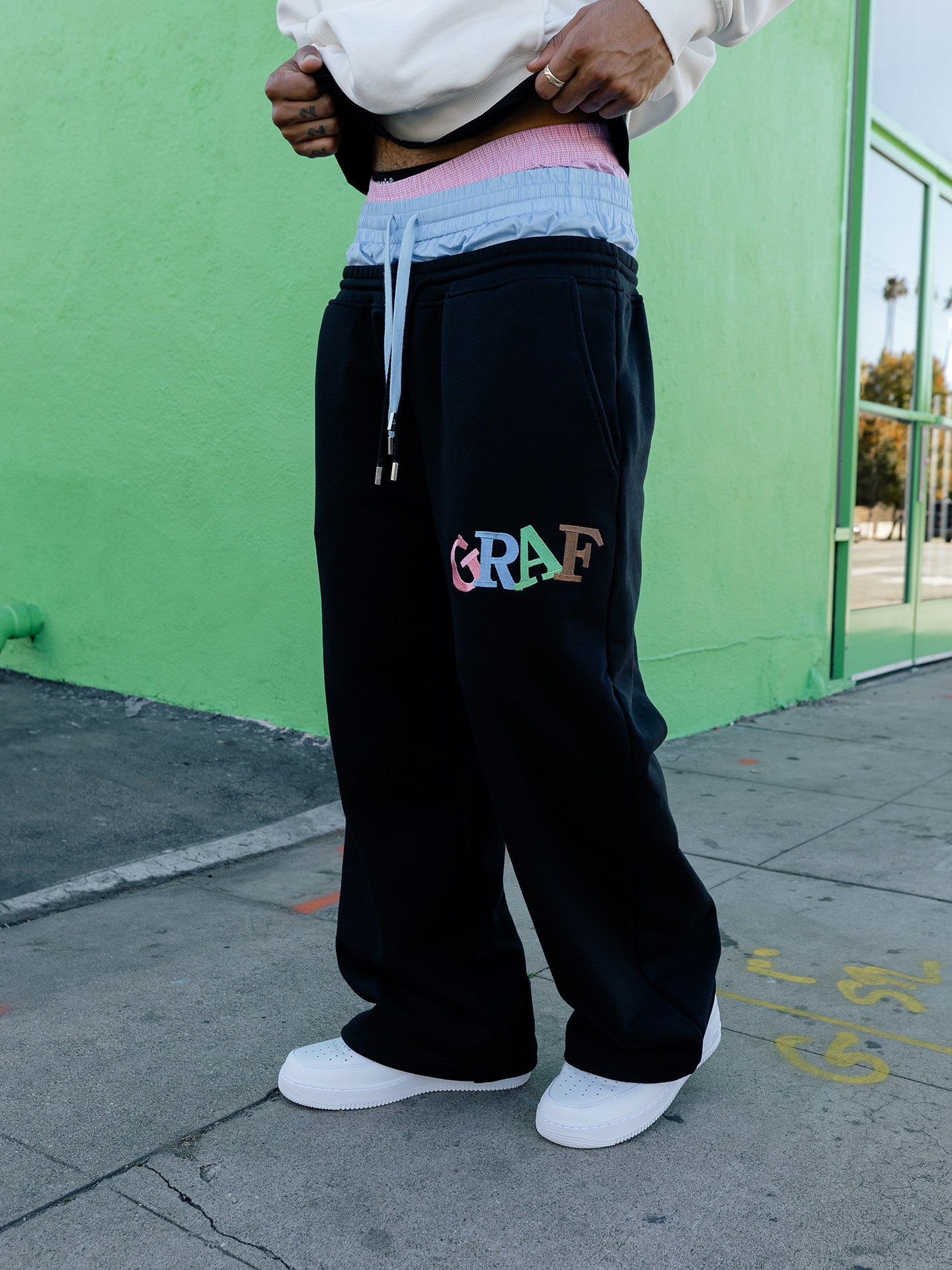 GRAF&WU Colorblock Waist Lucky Goddess Embroidery Oversized Sweatpants