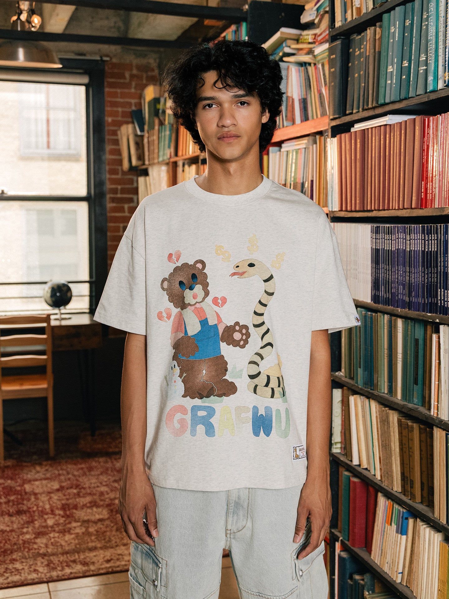 GRAF&WU【Giraffe Fable】Farmer Bear and Snake Streetwear Cool Touch T-Shirt