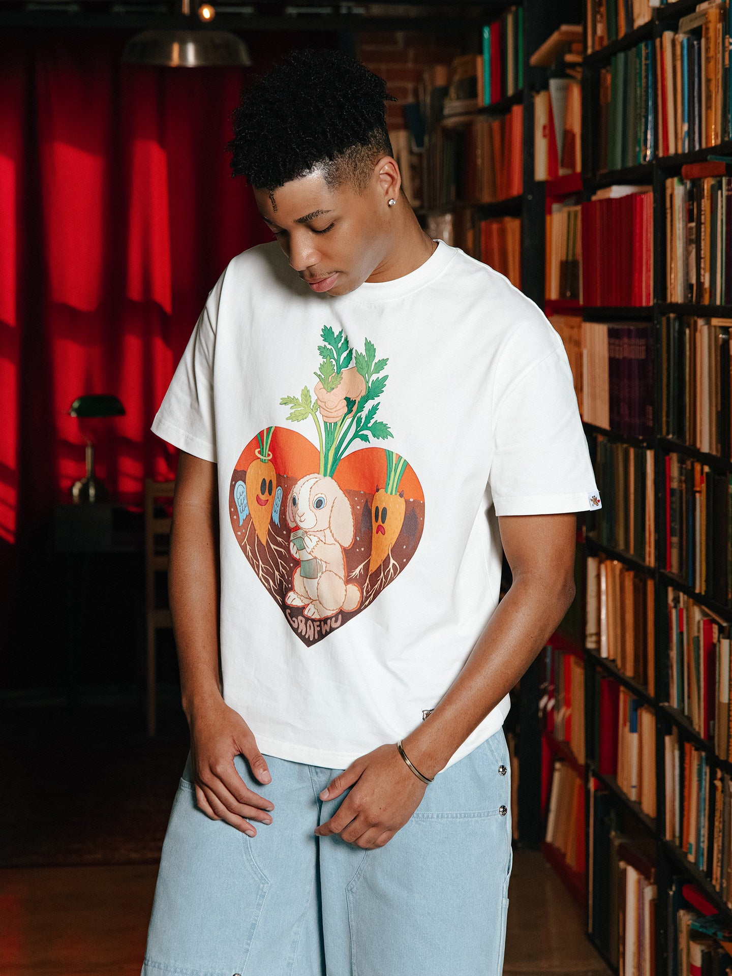 GRAF&WU【Giraffe Fable】Waiting Rabbit Run into Tree Stump Devil Angel Carrot T-shirt