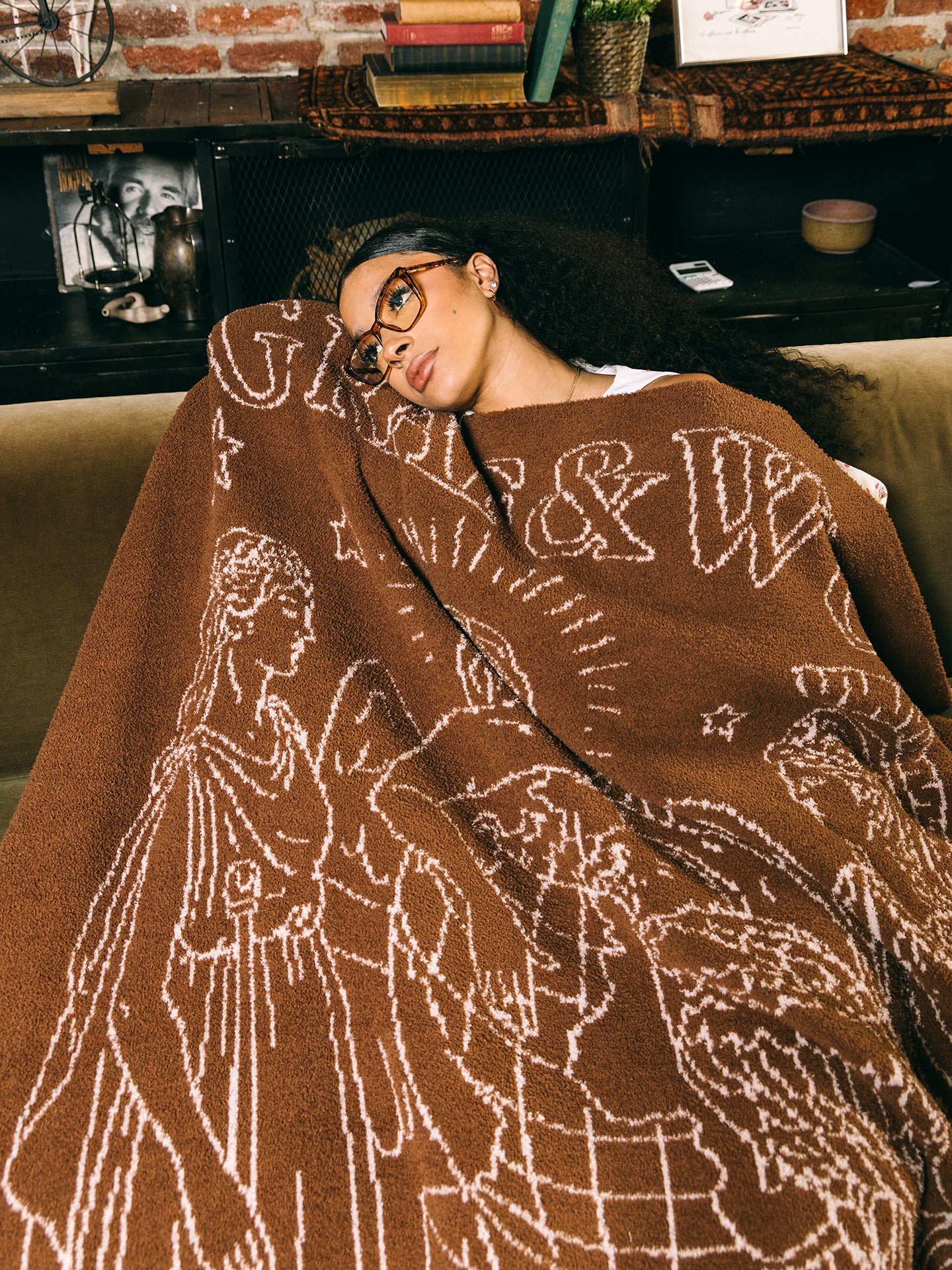 GRAFWU Victory Wealth Luck 3 Goddesses Plush Throw Blanket | Cozy Sofa Blanket for Home Decor