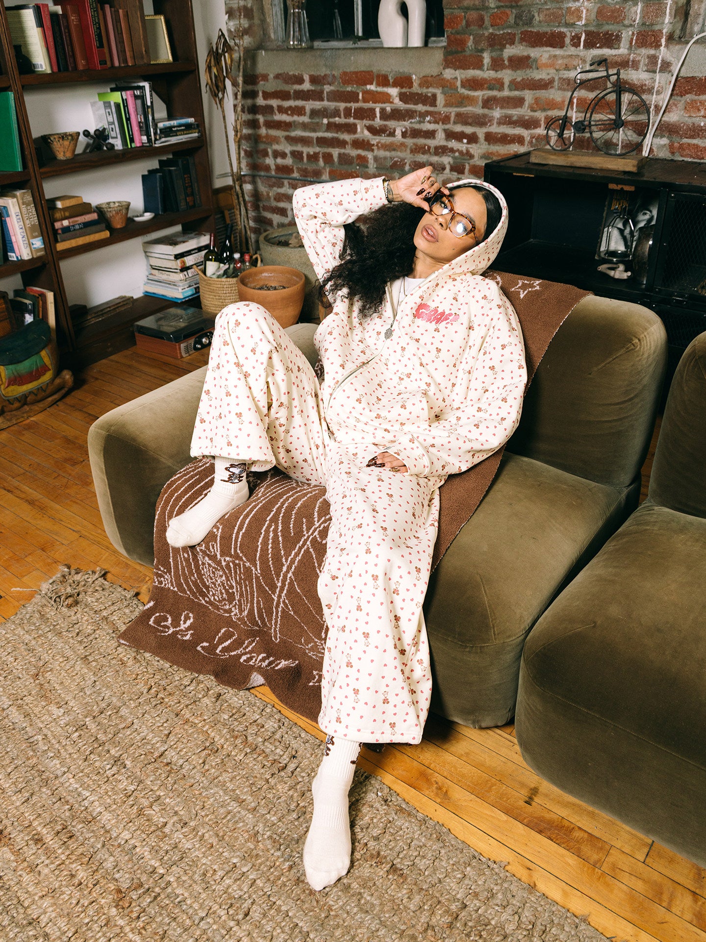 GRAF&WU Lovely Heart Giraffe Cream Fleece Pants