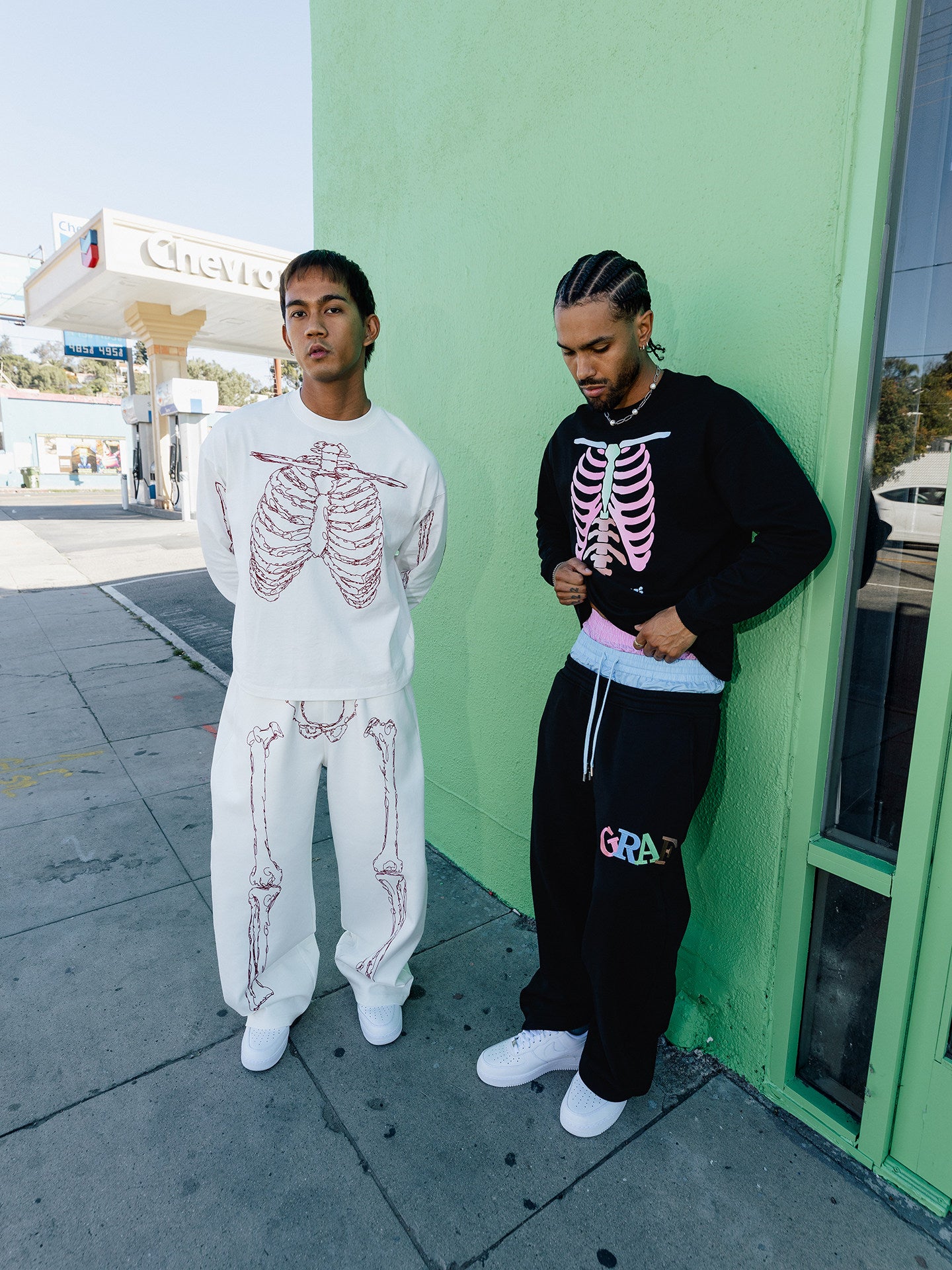 GRAF&WU Colorblock Waist Lucky Goddess Embroidery Oversized Sweatpants