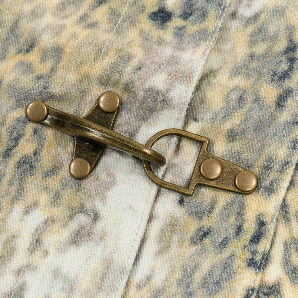 GRAF&WU Snow Leopard Print Lobster Button Short Jacket