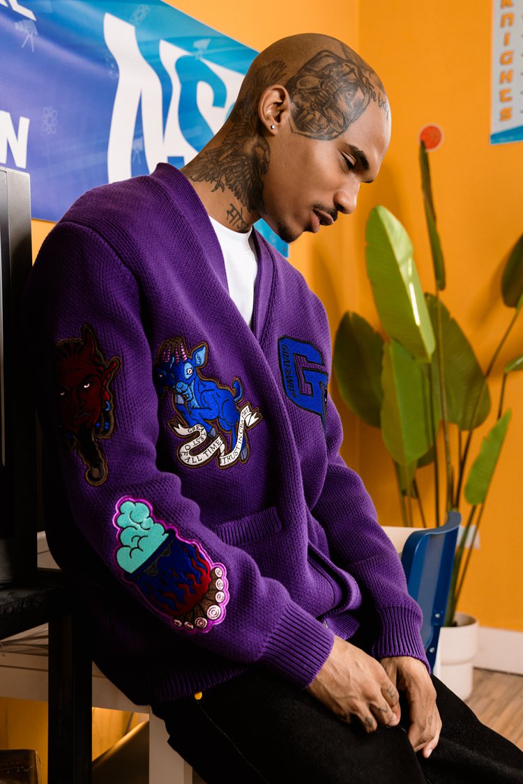 GRAF&WU Devil Two-Headed Sheep Emblem Knitted Sweater