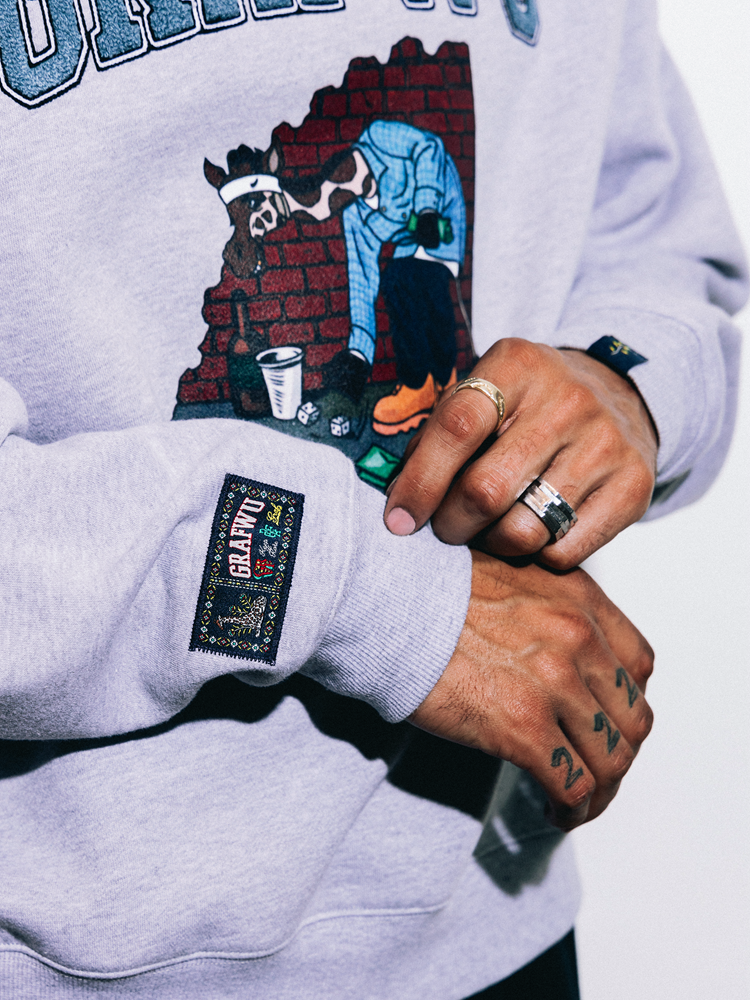 GRAF&WU Street Activity Giraffe Retro Thin Fleece Crewneck Sweatshirt