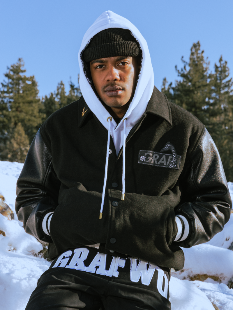 GRAF&WU Giraffe Embroidery Leather Sleeve Thick Jacket