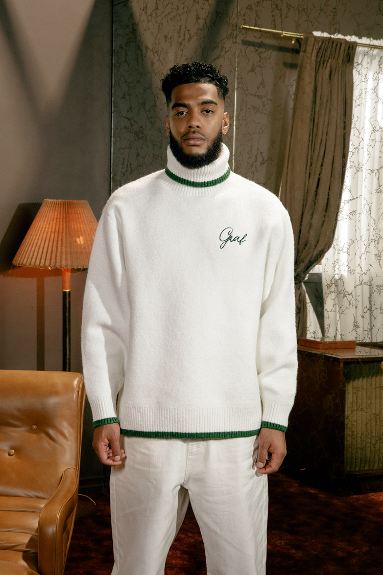 GRAF&WU Embroidered Wool Comfortable Turtleneck Sweater