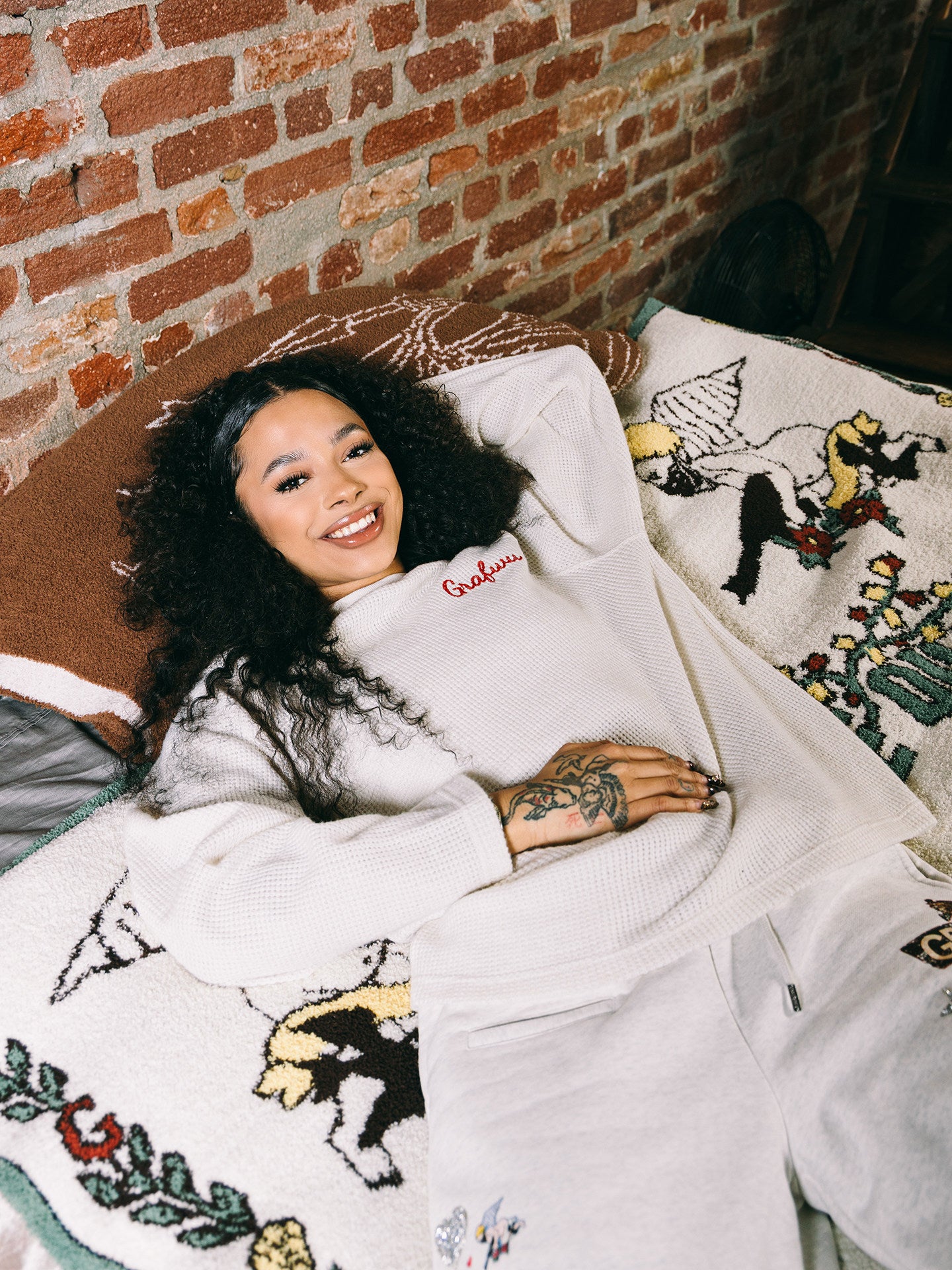 GRAF&WU Fashion Streetwear Cashmere Cozy Long-Sleeved Shirt