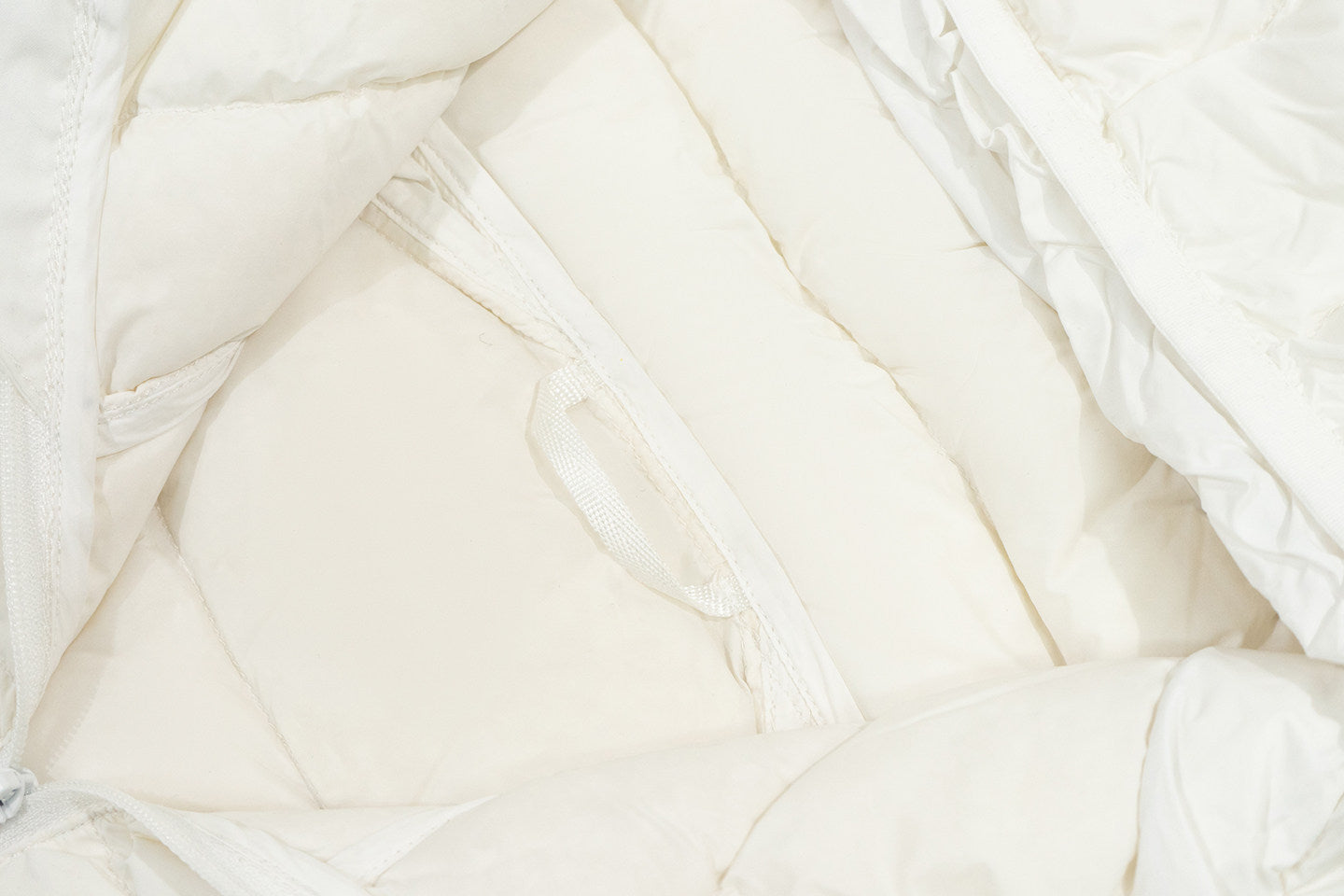 GRAF&WU Lightweight Hooded Puffer Jacket