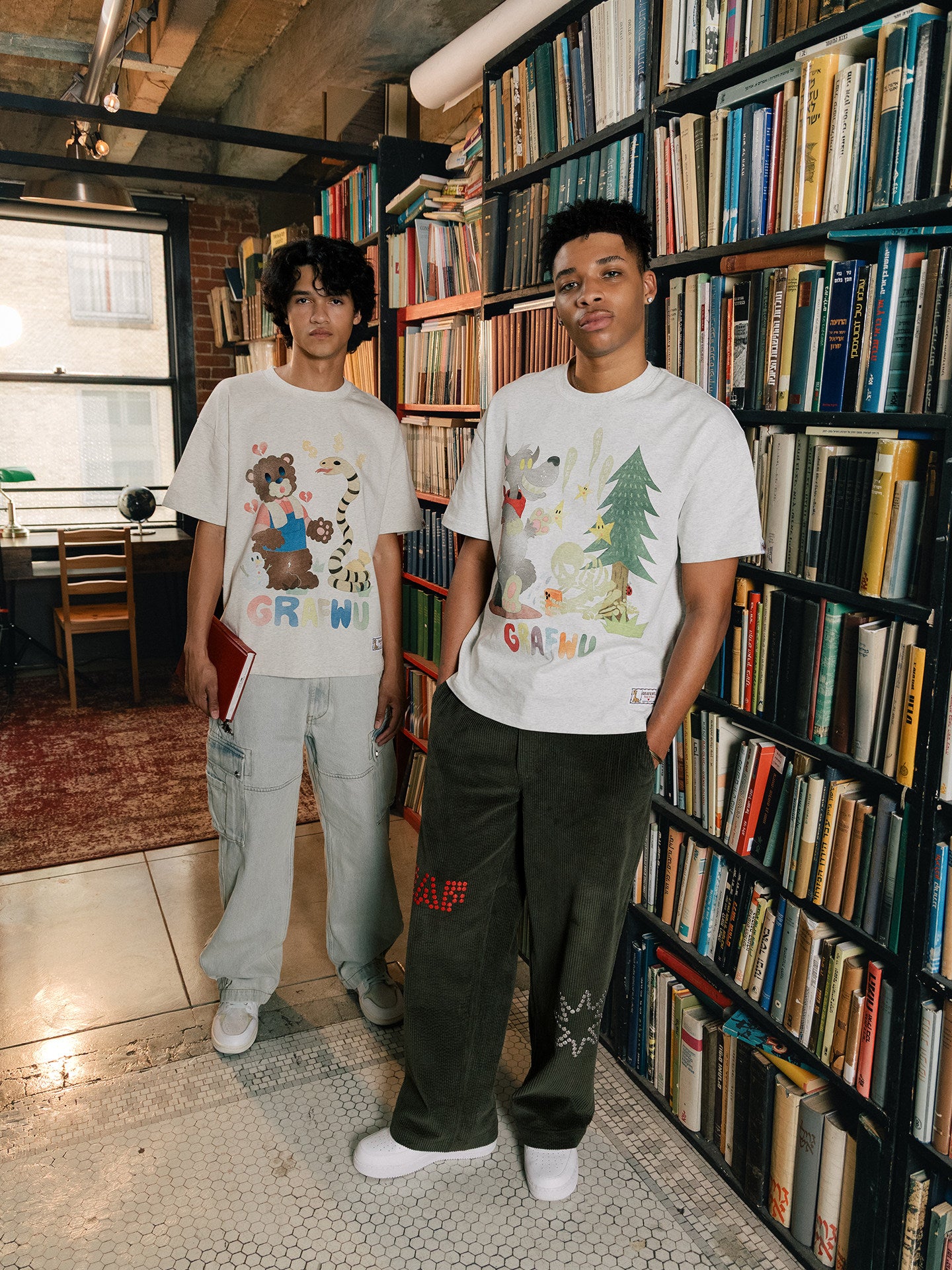 GRAF&WU【Giraffe Fable】Farmer Bear and Snake Streetwear Cool Touch T-Shirt