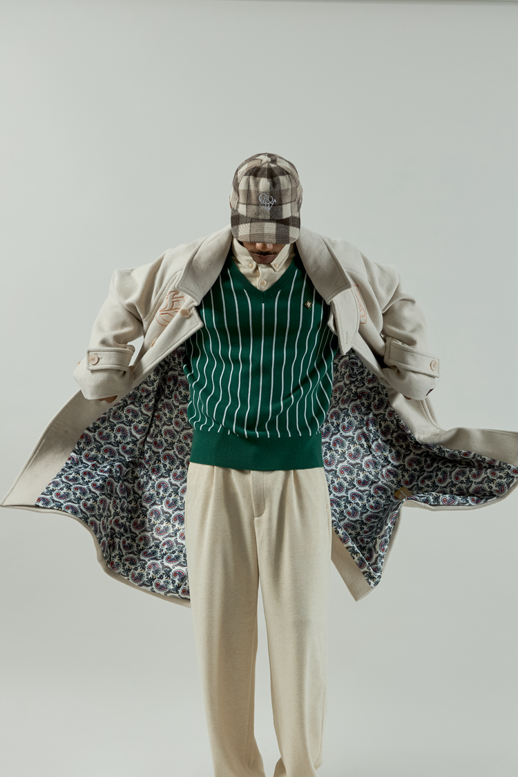 GRAF&WU Chenille Knitted Sleeveless Vest Sweater