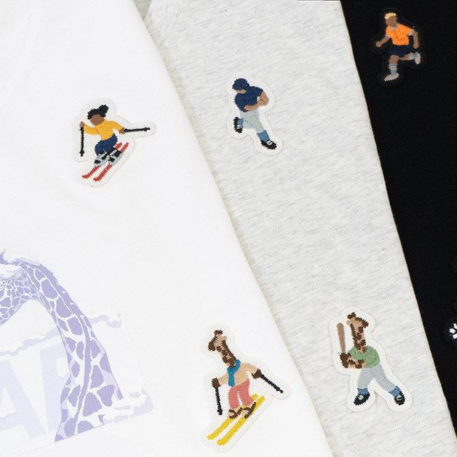 GRAF&WU Mini Embroidered Giraffe Athletic Fashion T-shirt