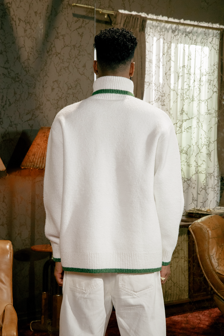 GRAF&WU Embroidered Wool Comfortable Turtleneck Sweater