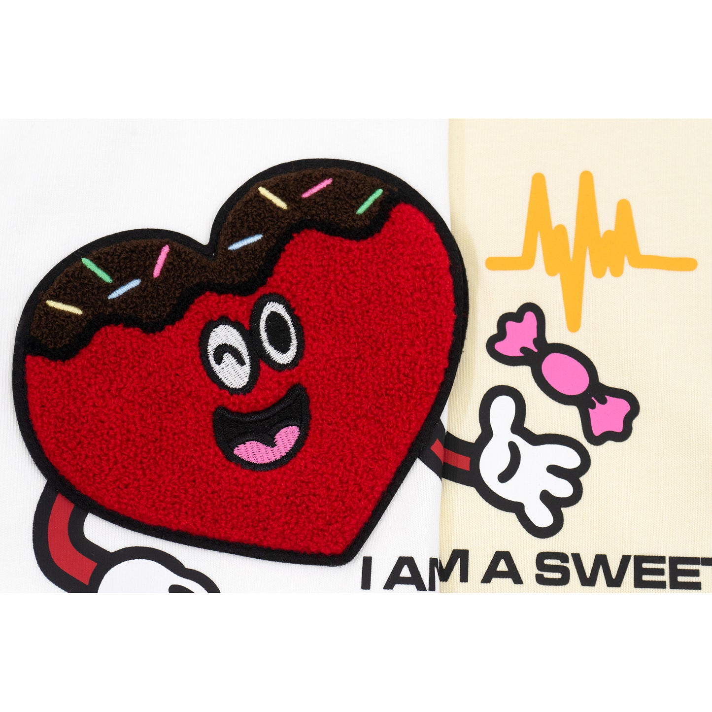 GRAF&WU Sweetheart Plush Heart-shaped Design Boxy Fit T-shirt