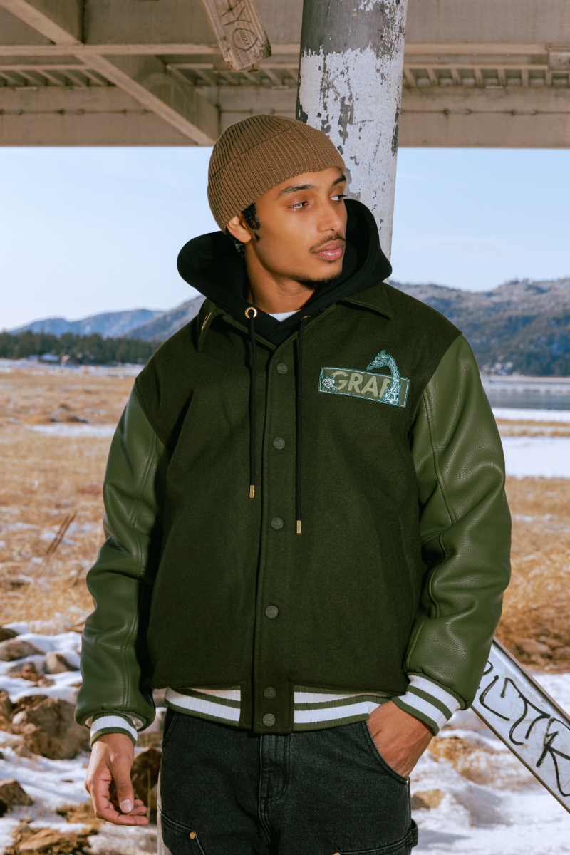 GRAF&WU Giraffe Embroidery Leather Sleeve Thick Jacket