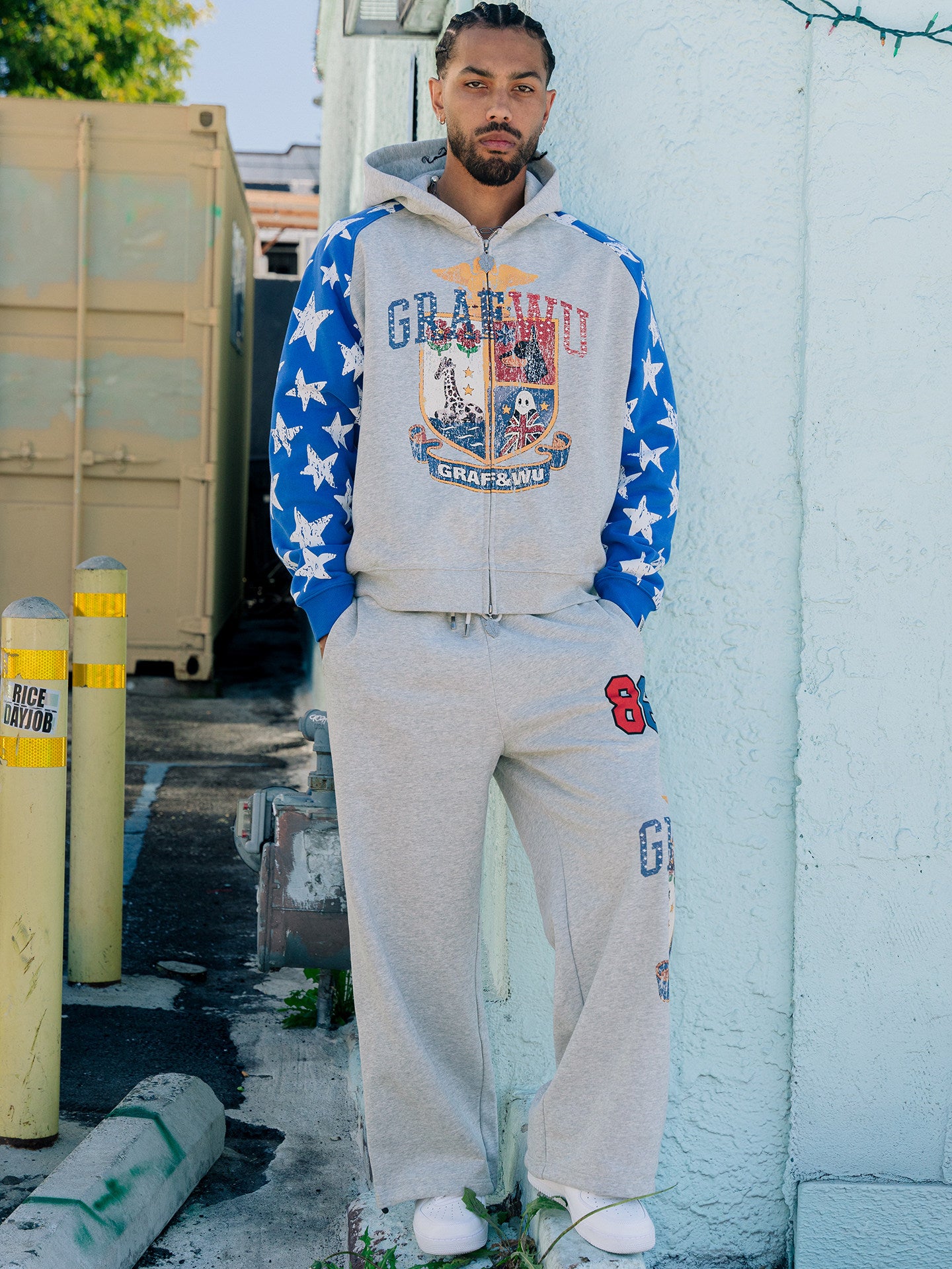 GRAF&WU Vintage Badge Graphic Oversize Sweatpants