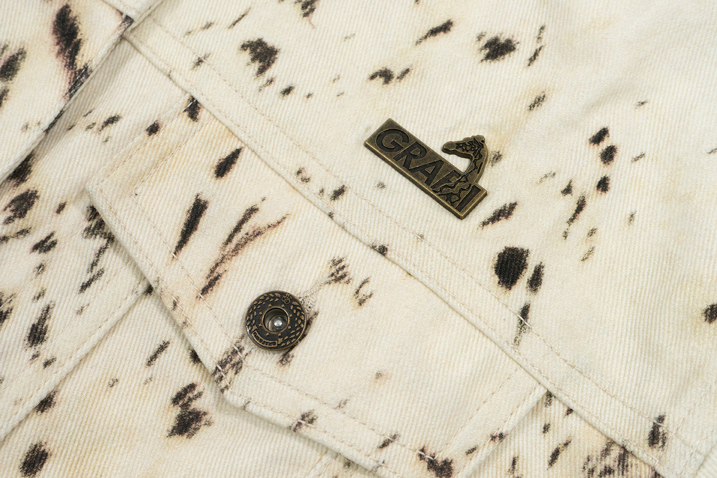 GRAF&WU Snow Leopard Print Lobster Button Short Jacket