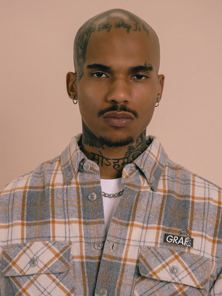 GRAF&WU Giraffe Embroidered Flannel Loose Plaid Shirt