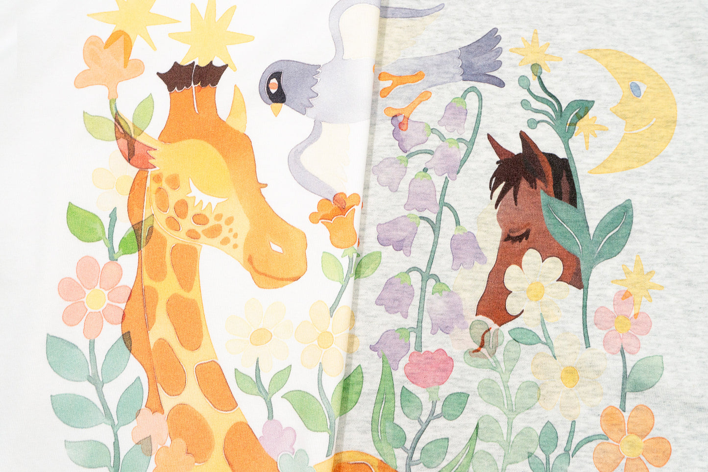 GRAF&WU Giraffe Fable Calling A Deer A Horse Cool Touch Fabric T-shirt