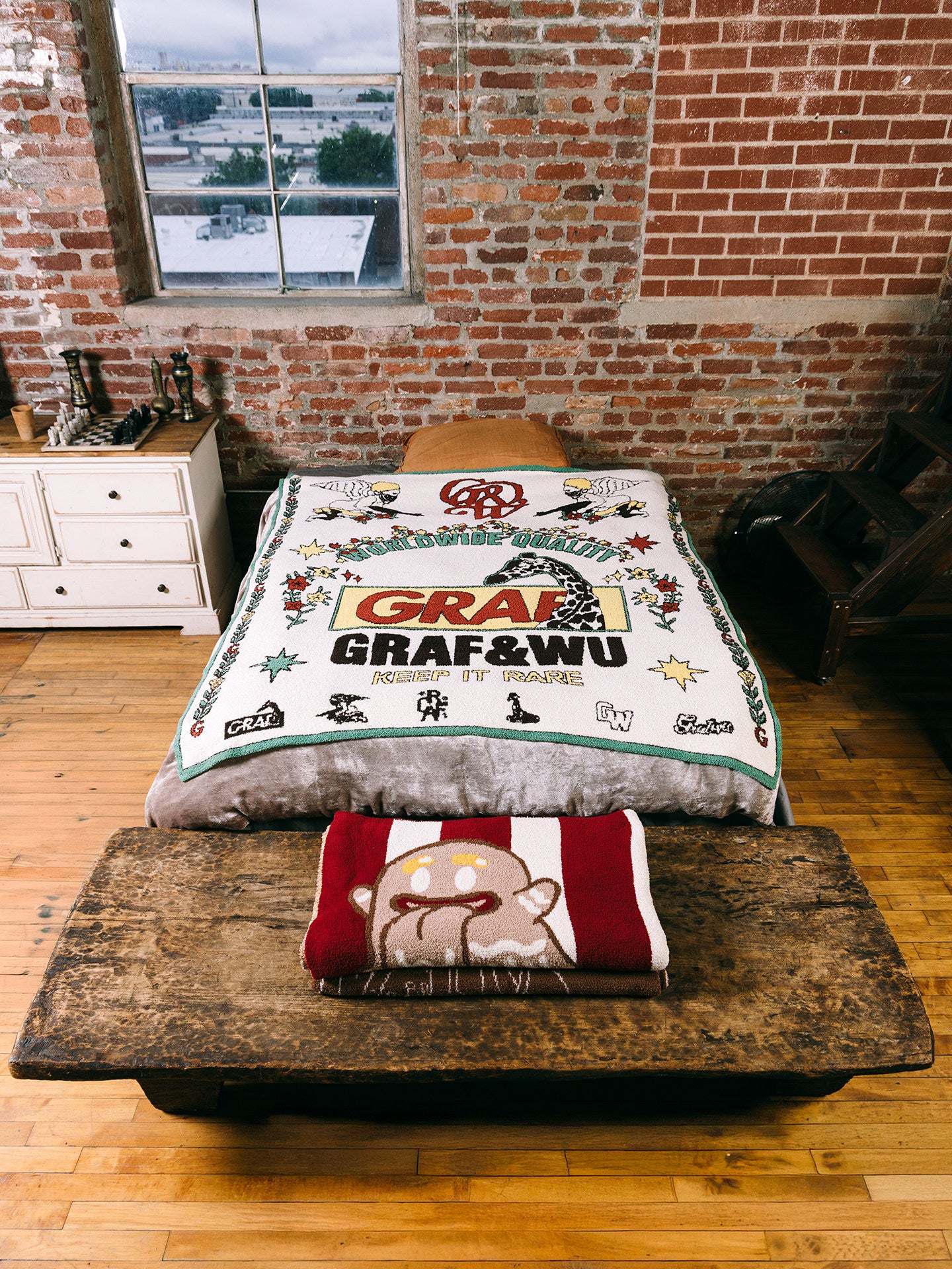 GRAF&WU Giraffe Angel Graphic Design Oversized Plush Throw Blanket | Cozy Sofa Blanket