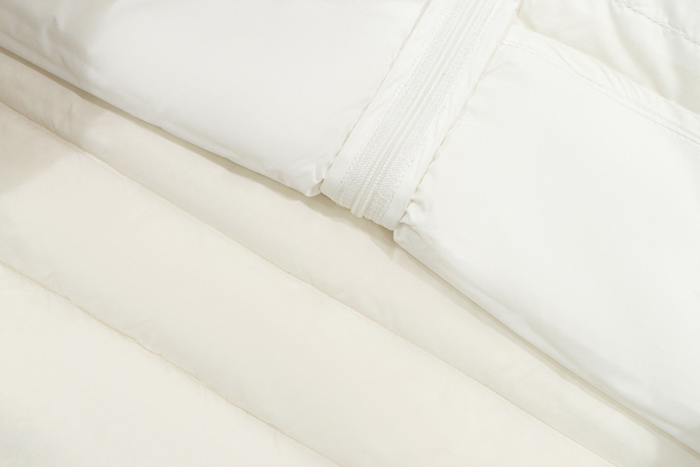 GRAF&WU Lightweight Hooded Puffer Jacket