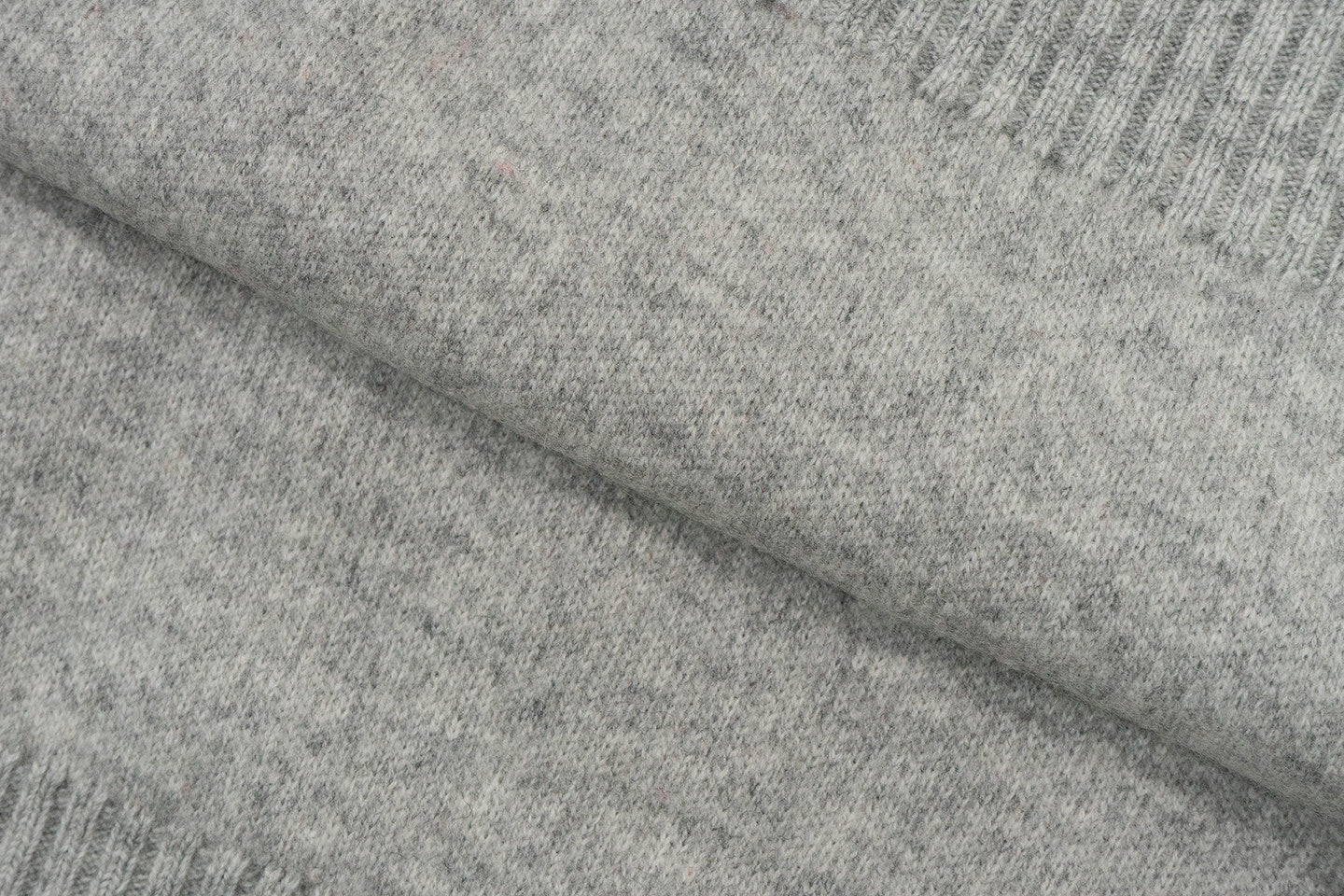 GRAF&WU Cashmere Knitted Soft Crew Neck Thick Sweater