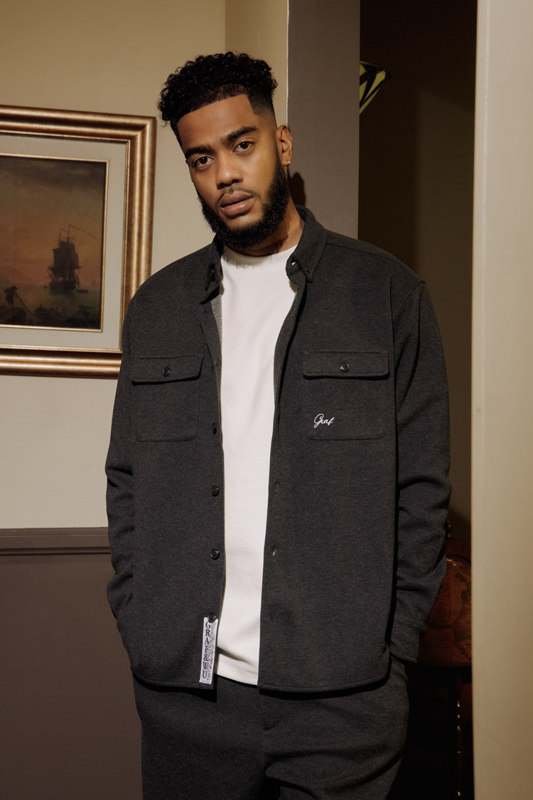 GRAF&WU Cashmere Solid Embroidered Small Logo Street Gentleman's Shirt