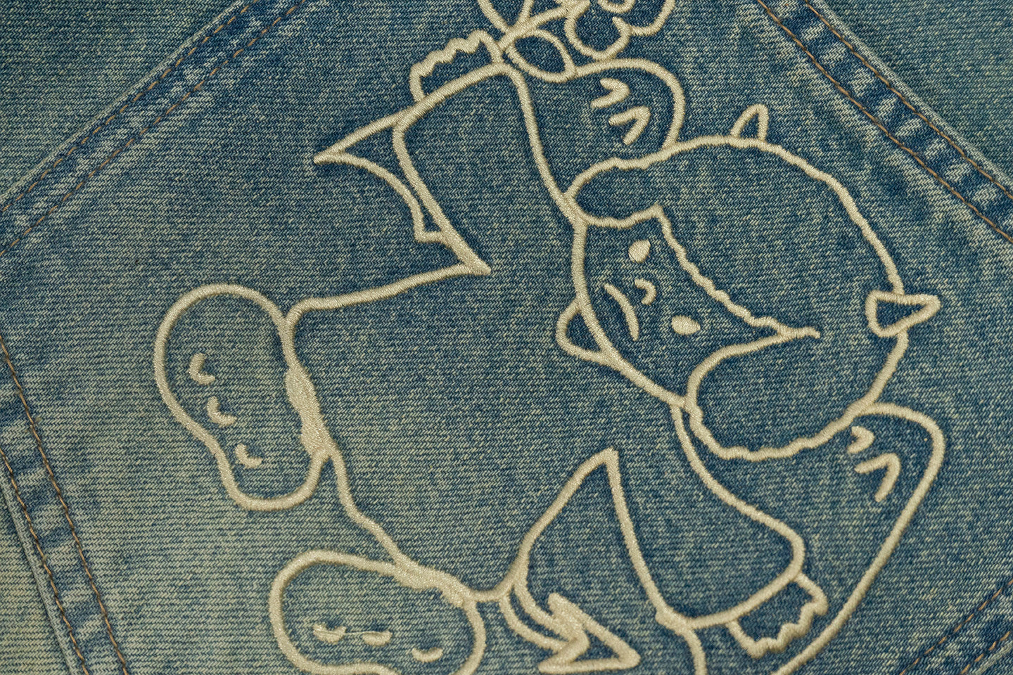 GRAF&WU Grunge Aesthetic Pearl Design Angel Devil Graphic Ripped Jeans