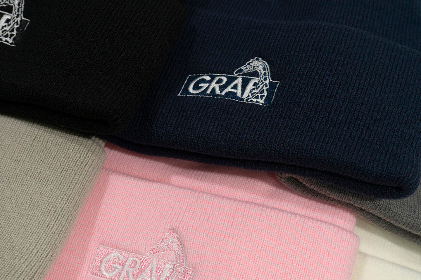 GRAF&WU Brand Embroidered Giraffe Fashion Warm Knitted Hat