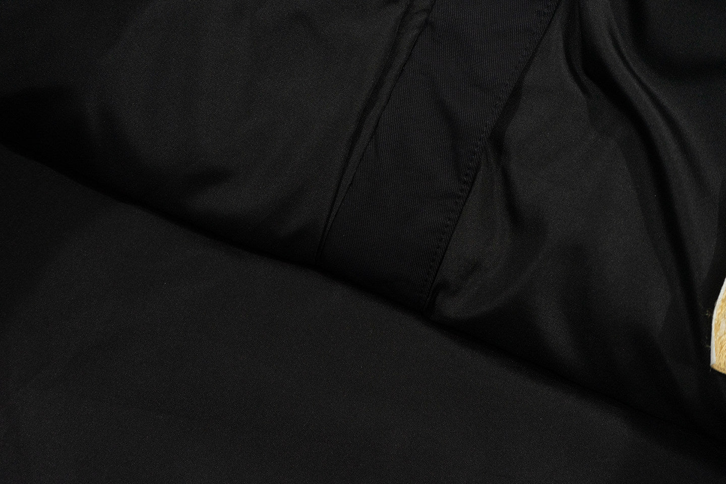 GRAF&WU Giraffe Playing Soccer Thick Warm Vest