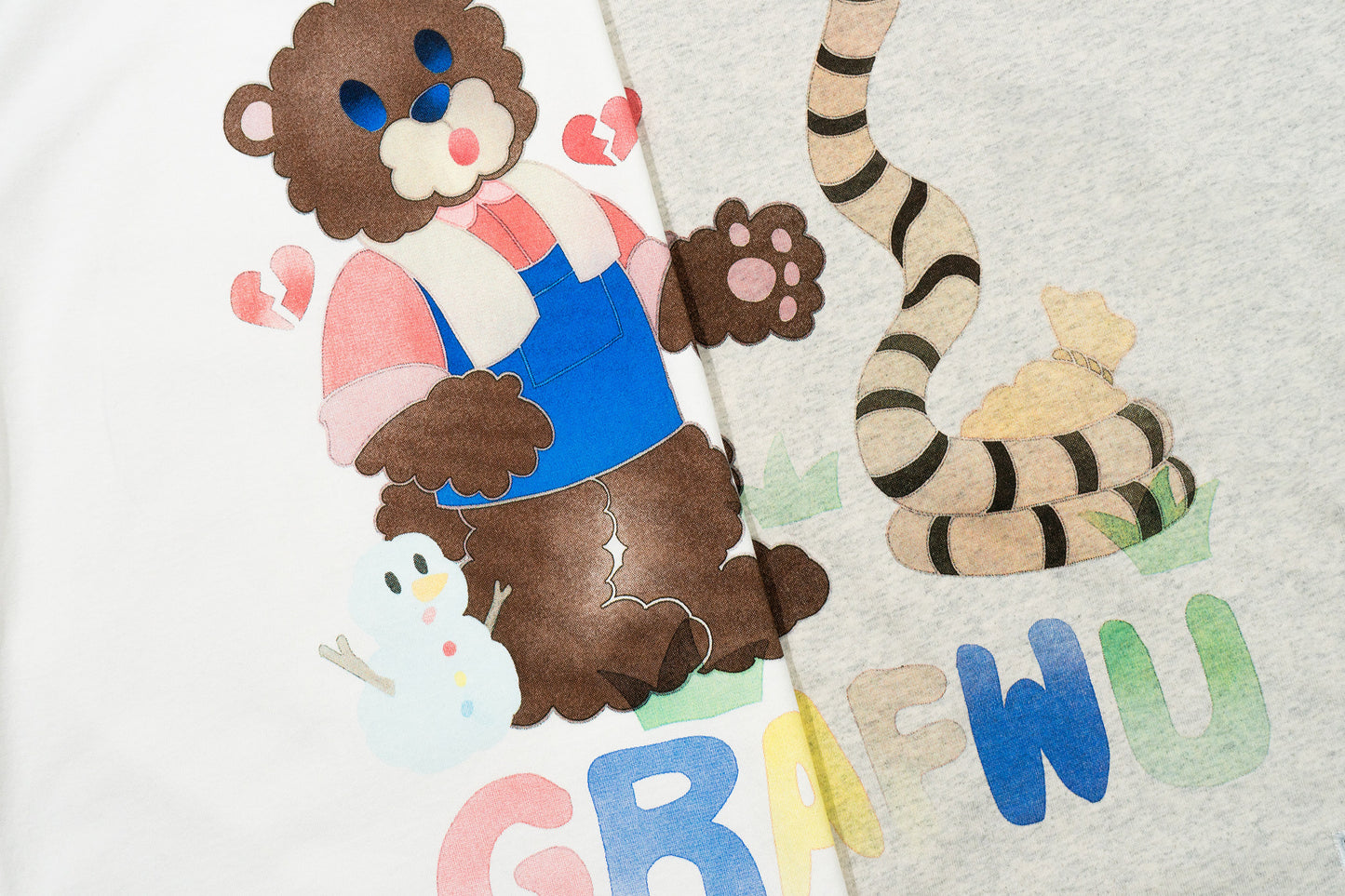 GRAF&WU【Giraffe Fable】Farmer Bear and Snake Streetwear Cool Touch T-Shirt