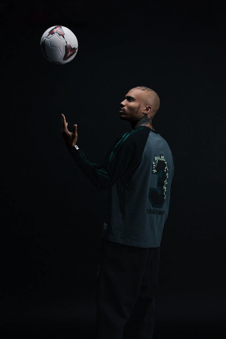 GRAF&WU Football Club Bloke core Floral Embroidery Long-Sleeve T-Shirt
