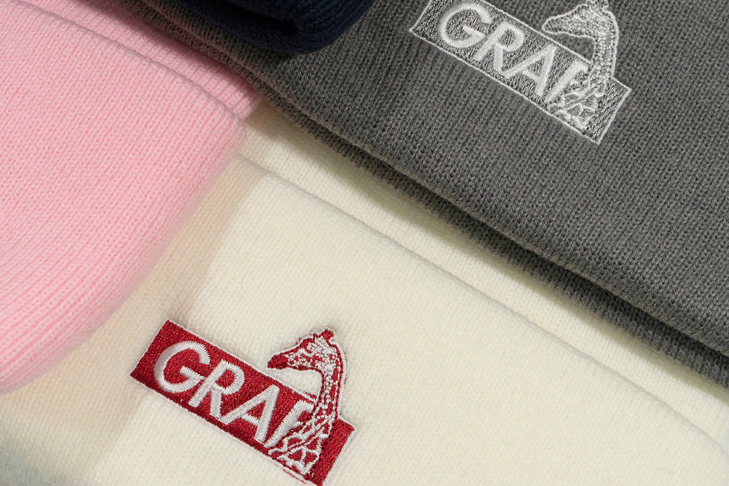 GRAF&WU Brand Embroidered Giraffe Fashion Warm Knitted Hat