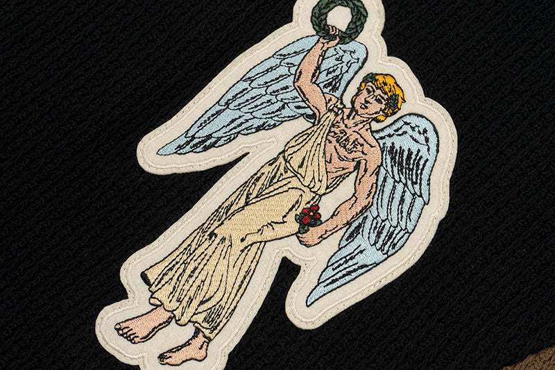 GRAF&WU Victory Angel Embroidered Patch Vacation Style Knitted T-Shirt