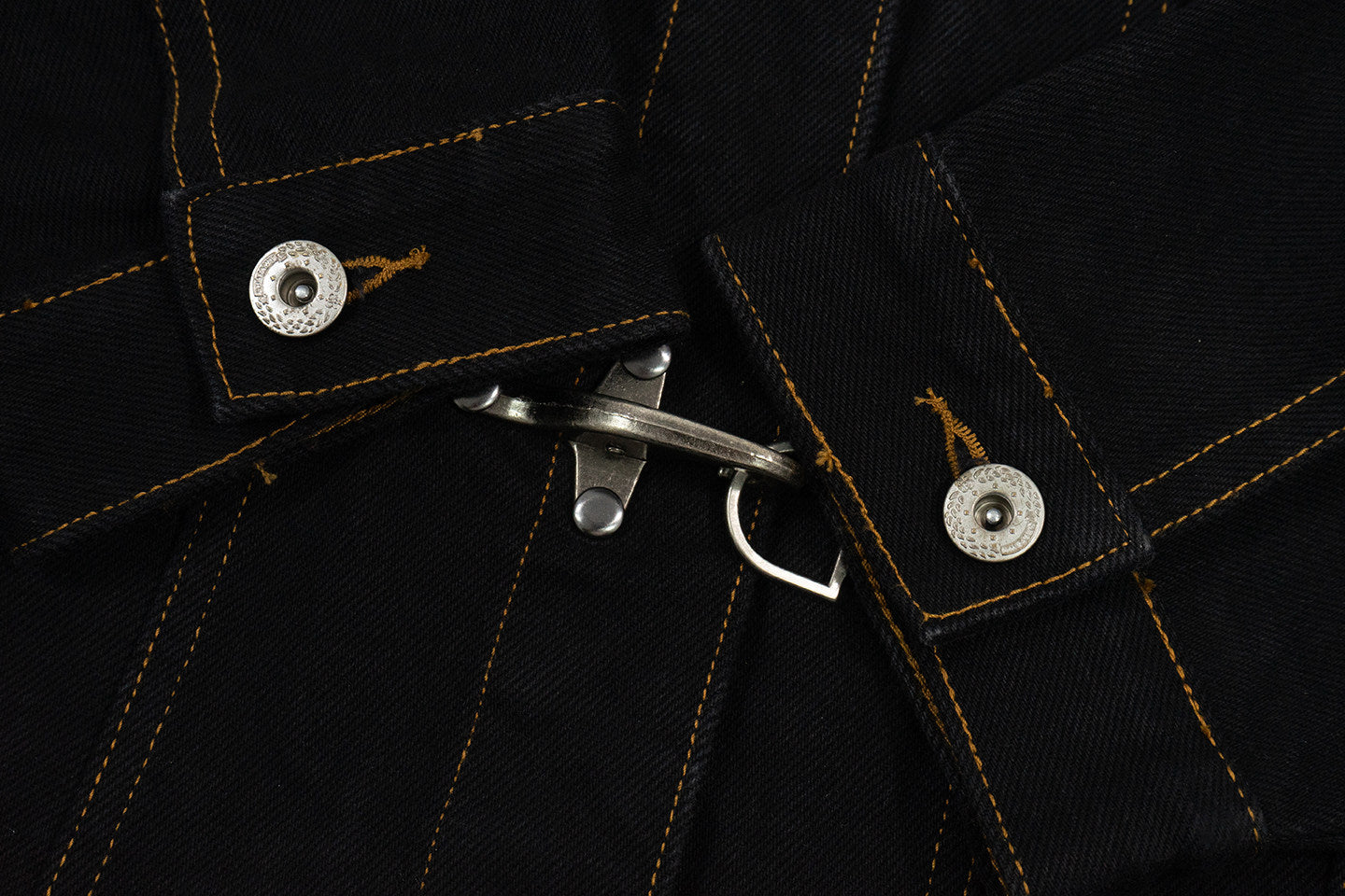 GRAF&WU Letter Embroidery Fashion Lobster Button Design Casual Jacket