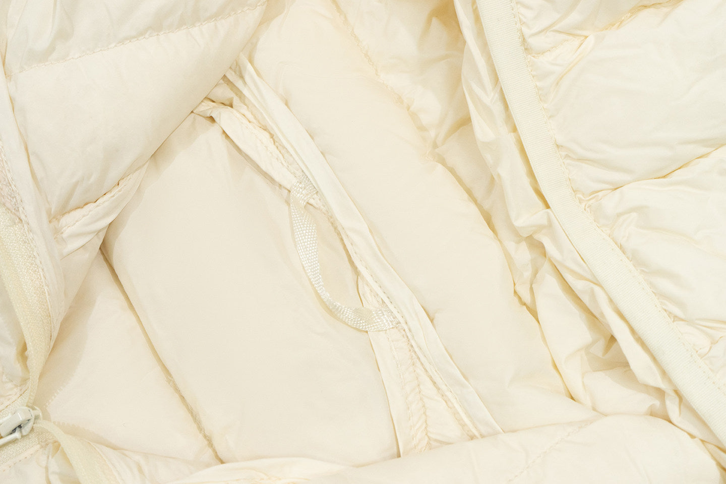 GRAF&WU Lightweight Hooded Puffer Jacket