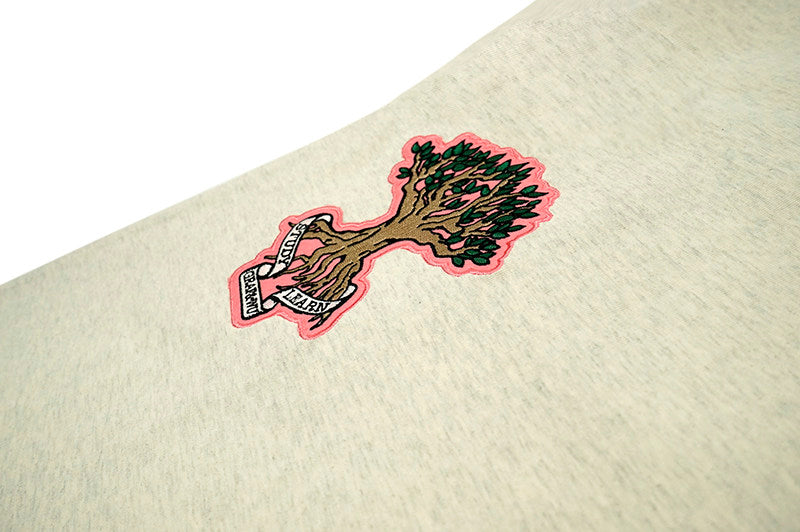 GRAF&WU Giraffe University Knowledge Power Embroidered Badge Cotton T-shirt