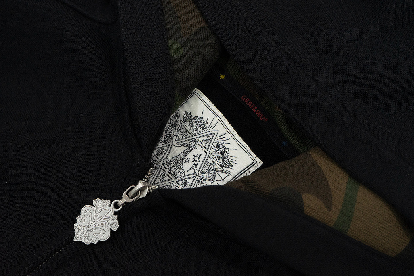 GRAF&WU Camouflage Giraffe Ripped Streetwear Zip-up Hoodie