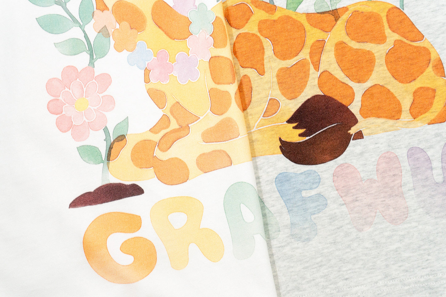 GRAF&WU Giraffe Fable Calling A Deer A Horse Cool Touch Fabric T-shirt