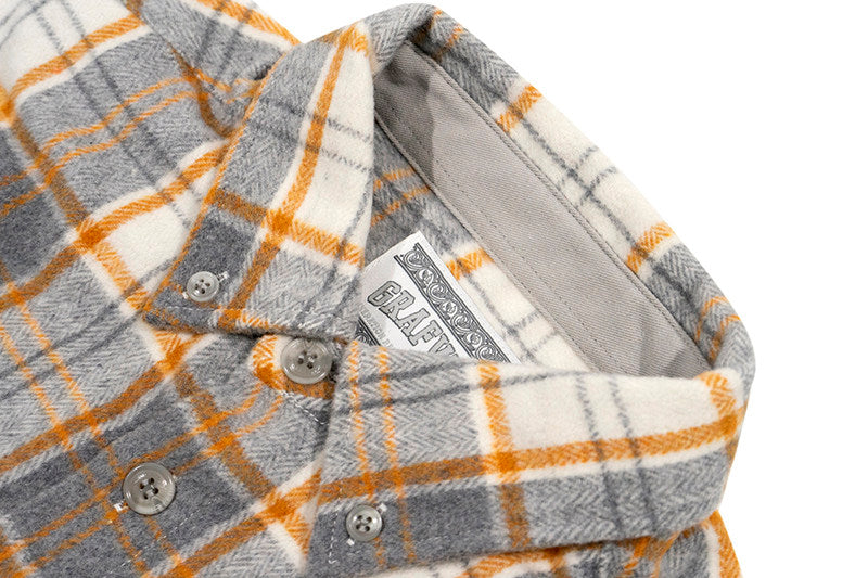 GRAF&WU Giraffe Embroidered Flannel Loose Plaid Shirt
