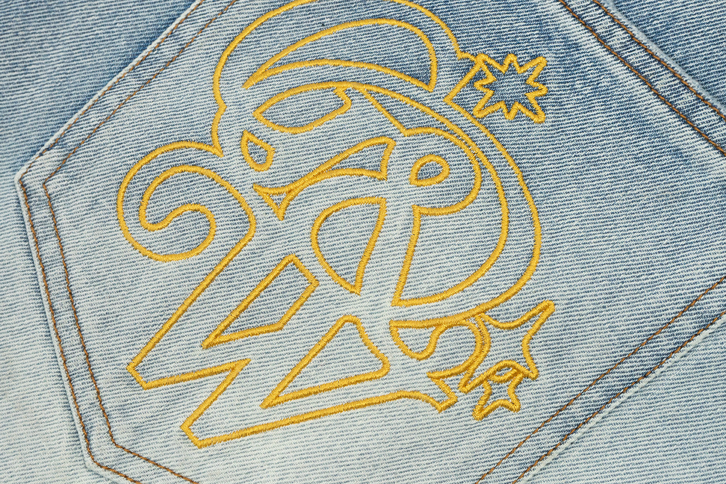 GRAF&WU Brand GW Letter Star Embroidered Washed Blue Ripped Jeans