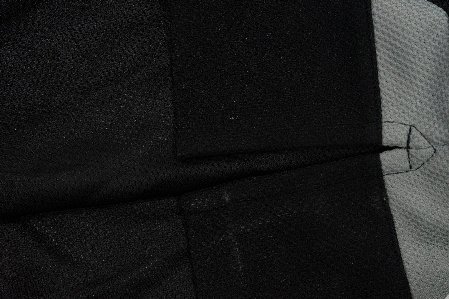 GRAF&WU Giraffe Angel Embroidered Rhinestone Thick Ice Hockey Jersey